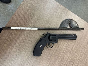 Elbląg: Chłopak z siekierą testował reakcje ludzi