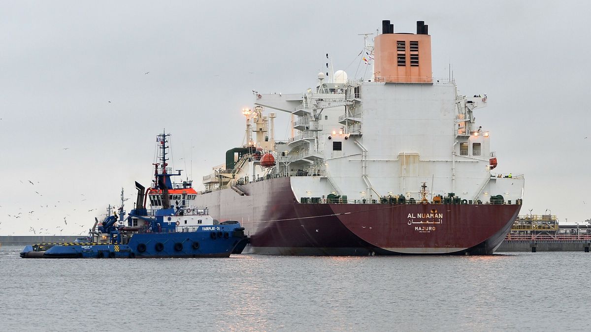 Pierwszy gazowiec w terminalu LNG Al Nuaman  dostarczył ponad 200 tys. m3 skroplonego gazu do Świnoujścia w 2015 roku.