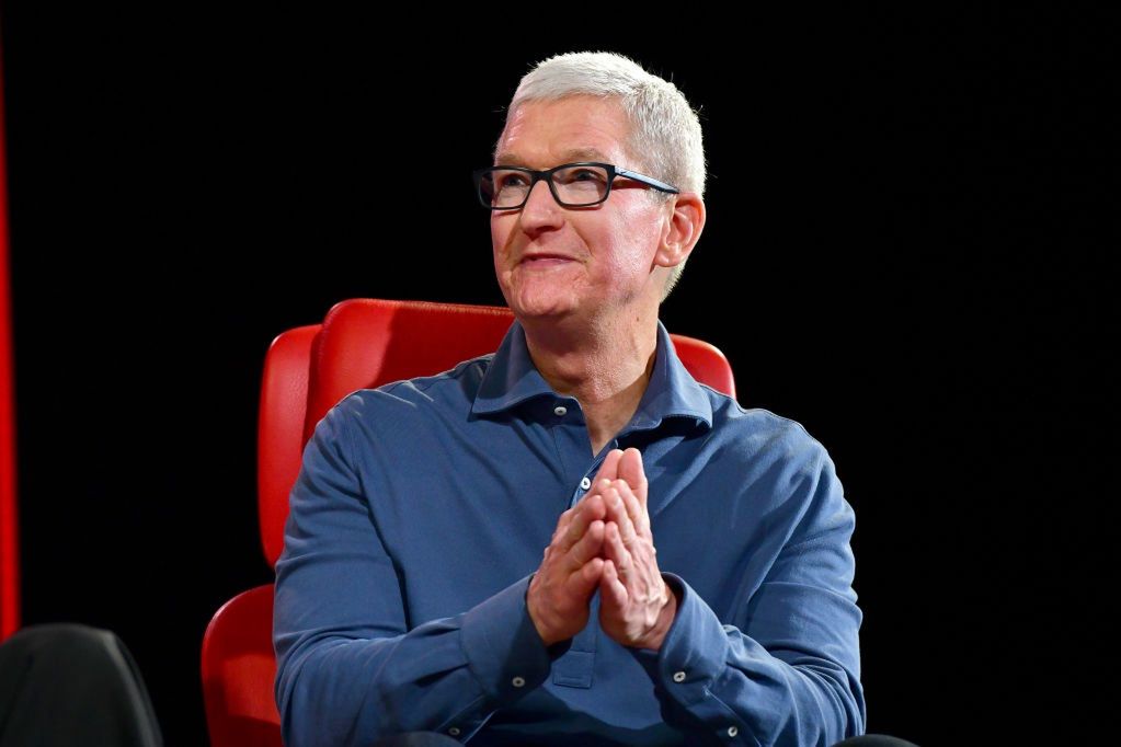 Tim Cook radzi dziennikarzowi, by kupił mamie iPhone'a