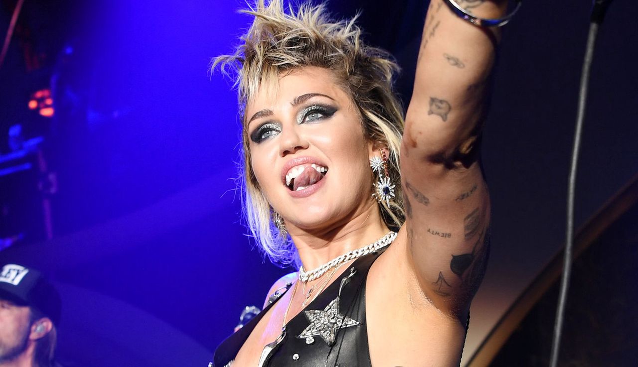 Miley Cyrus nie doleciała na koncert. W samolot uderzył piorun