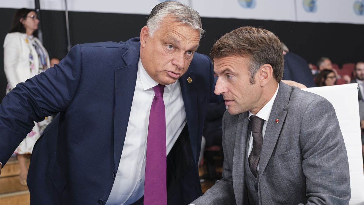 Premier Węgier Viktor Orban i prezydent Francji Emmanuel Macron