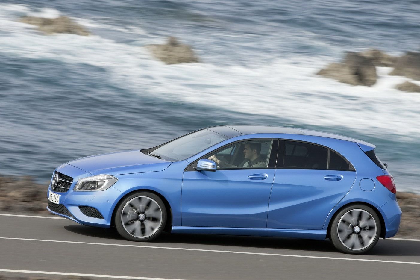 Mercedes-Benz klasy A (W176) - obszerna galeria prosto od producenta 76