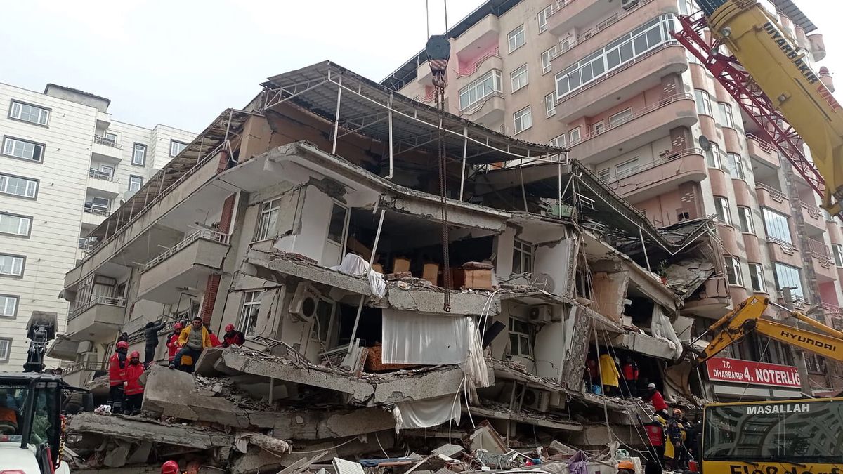 skutki trzęsienia ziemi w Turcji