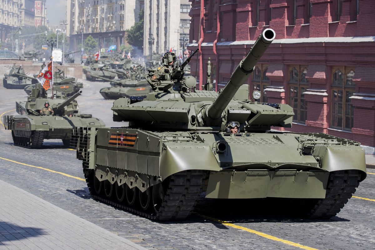 Na zdjęciu rosyjski T-80, za nim T-14 Armata