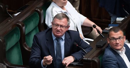 "Trzeba zdusić w zarodku". Cymański ma sposób na referendum