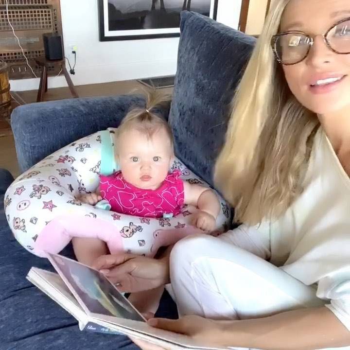Joanna Krupa i Asha składają życzenia mamom