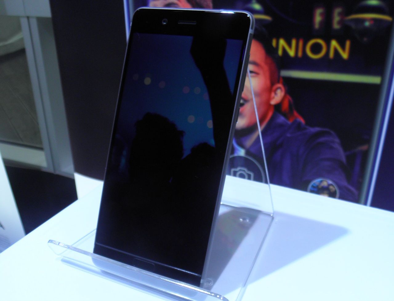 Nokia 8 już w Polsce. Ile trzeba zapłacić za smartfon z optyką Carla Zeissa?