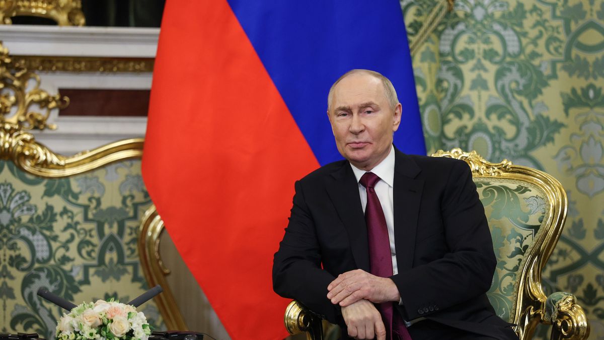 Russian President Putin meets Togo's Prime Minister Faure Gnassingbe at the Kremlin
epa12536439 Russian President Vladimir Putin attends a meeting with Togo's President of the Council of Ministers Faure Gnassingbe (not pictured) at the Kremlin in Moscow, Russia, 19 November 2025.  EPA/RAMIL SITDIKOV / REUTERS / POOL 
Dostawca: PAP/EPA.
RAMIL SITDIKOV / REUTERS / POOL
diplomacy, flags, visit