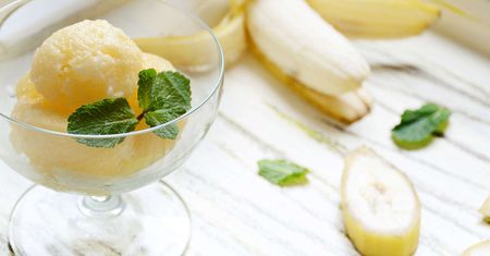 Sorbet bananowy – lekki deser na lato