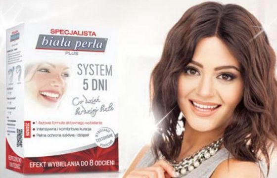 Honorata Skarbek reklamuje środki do wybielania zębów Biała Perła