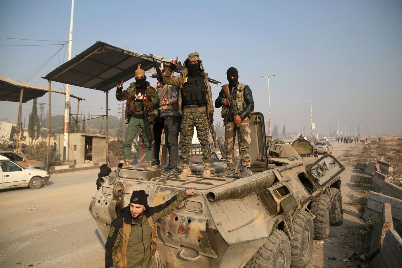 Russia withdraws from key Syrian bases amidst rising tensions