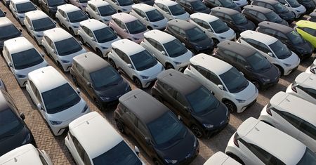 O włos od wojny handlowej UE z Chinami. Ceny samochodów elektrycznych pójdą w górę?