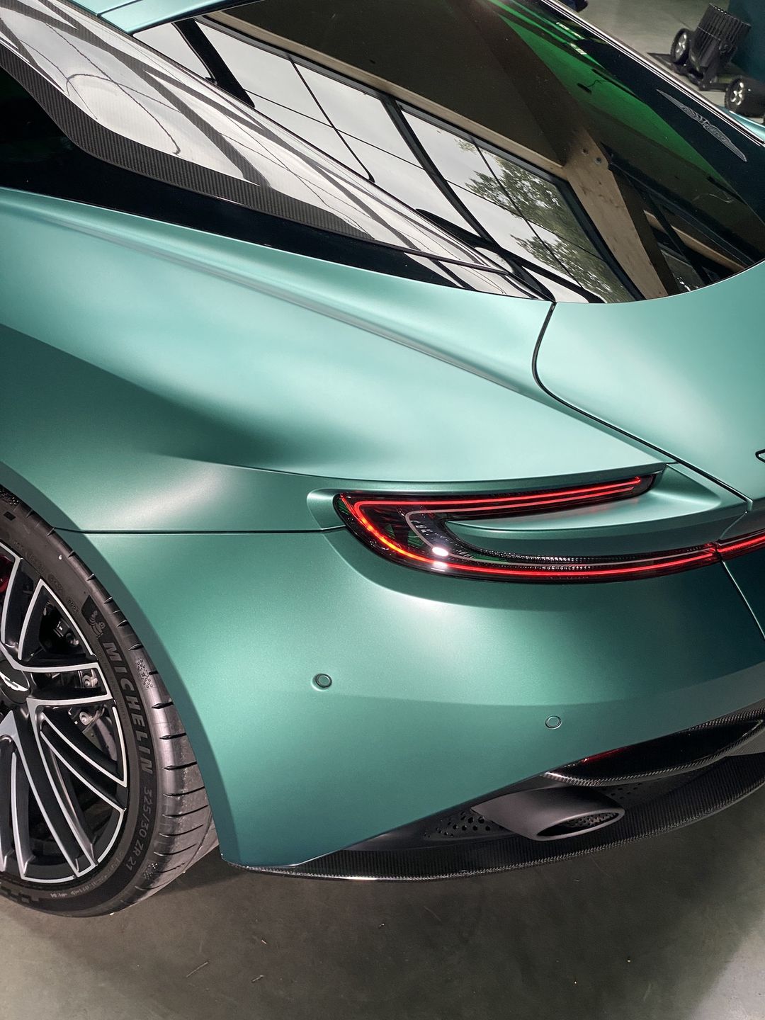 Aston Martin DB12 – polska premiera