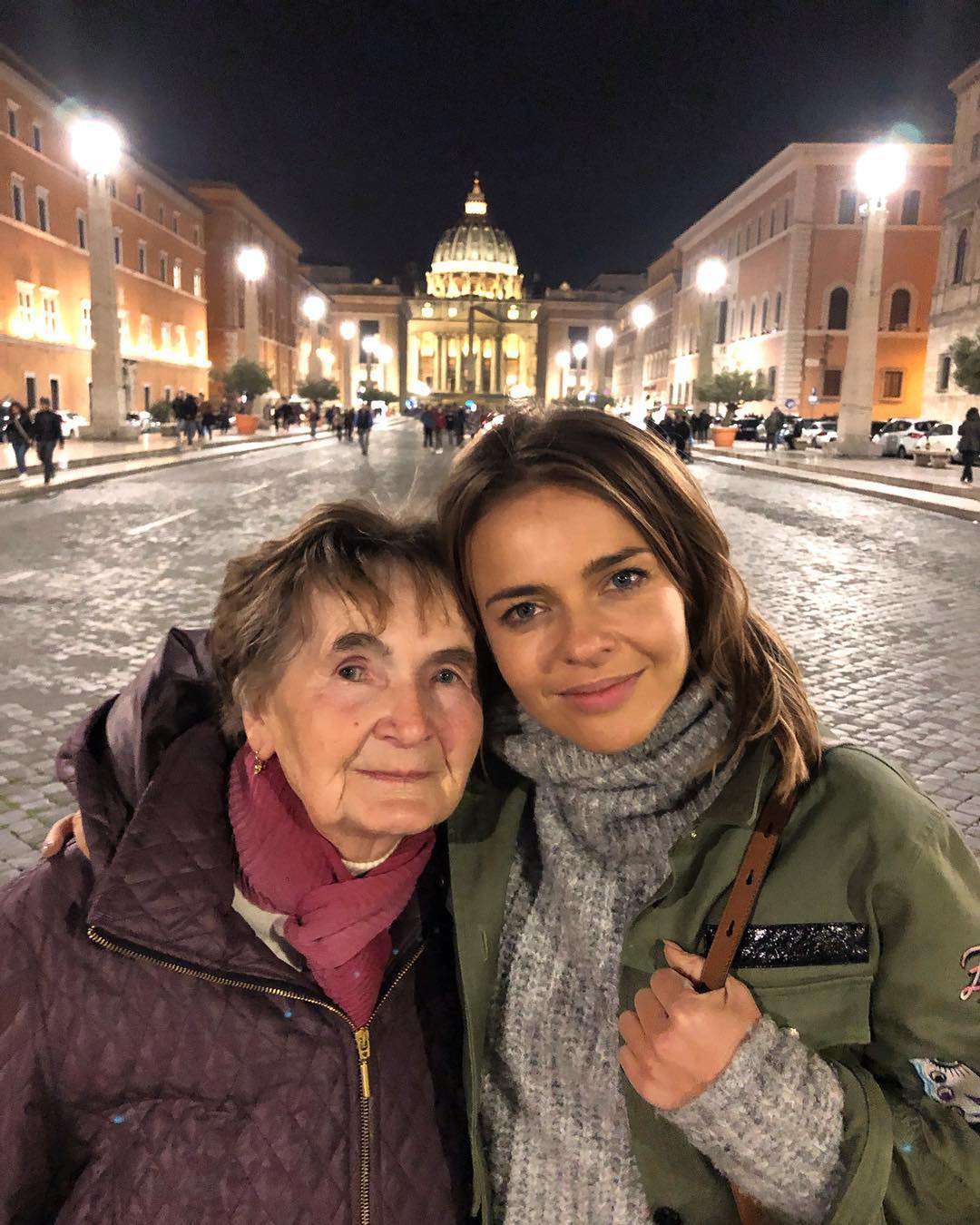Edyta Herbuś z babcią w Watykanie