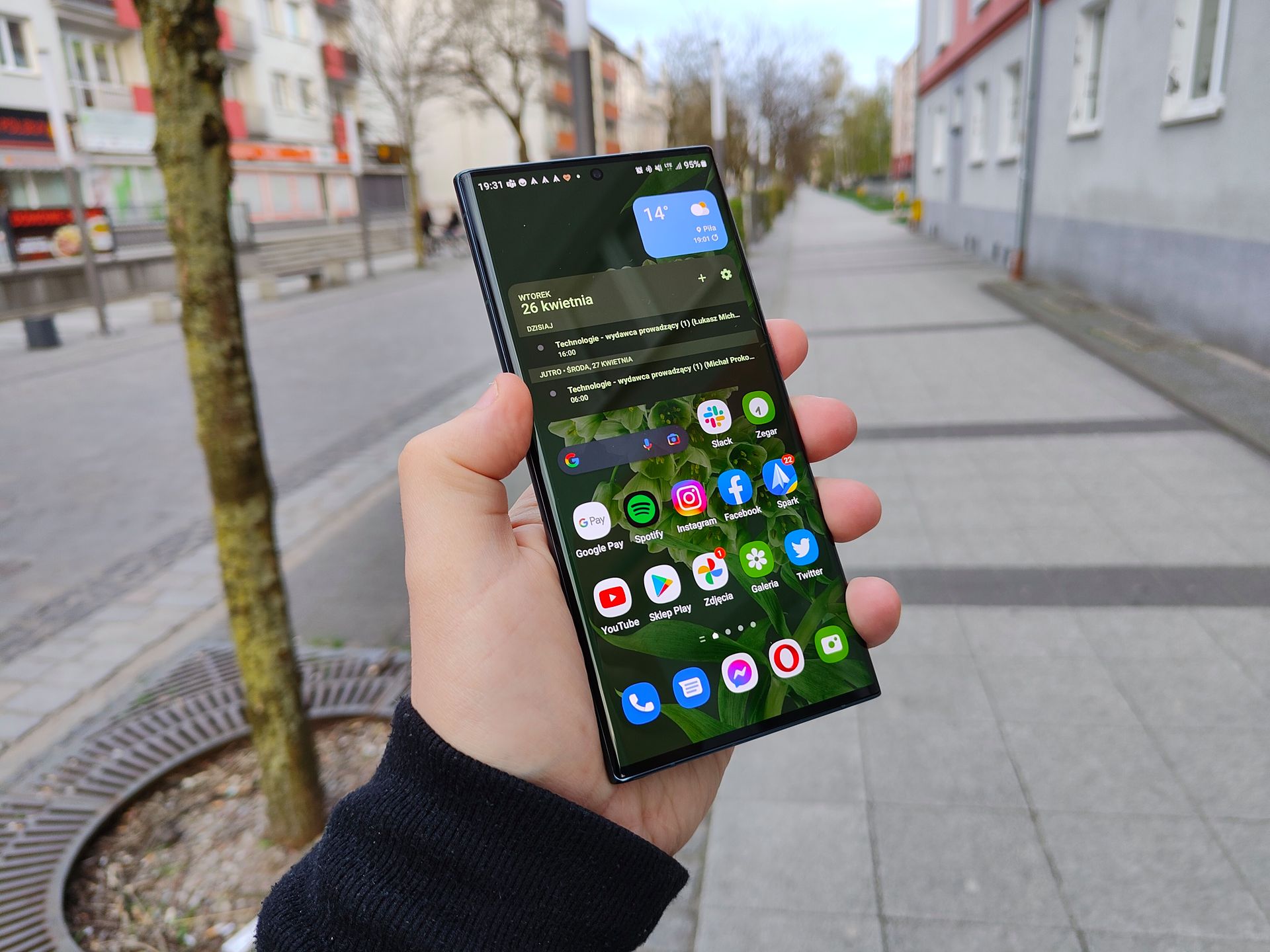 Wreszcie smartfon, który się wyróżnia. realme GT 2 Pro robi to, czego inne nie potrafią 35