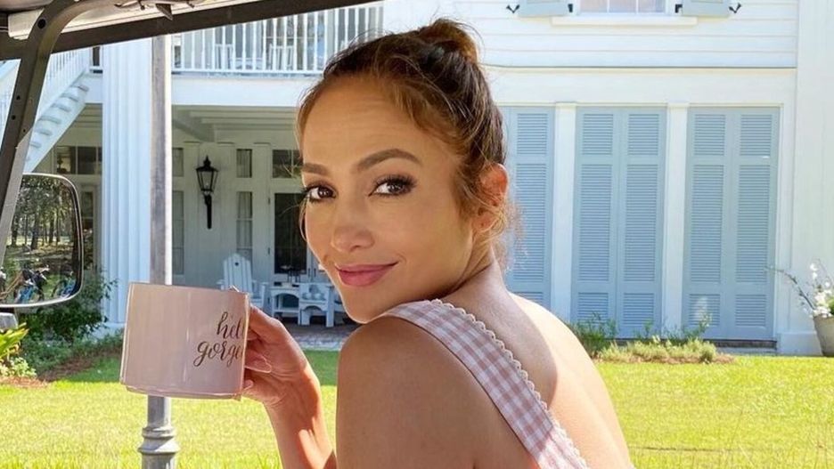 Jennifer Lopez w romantycznej sukienceInstagram/jlo