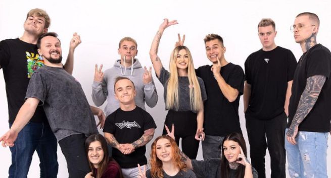 Ekipa zapowiada nowe produkty i sklepy stacjonarne z odzieżą