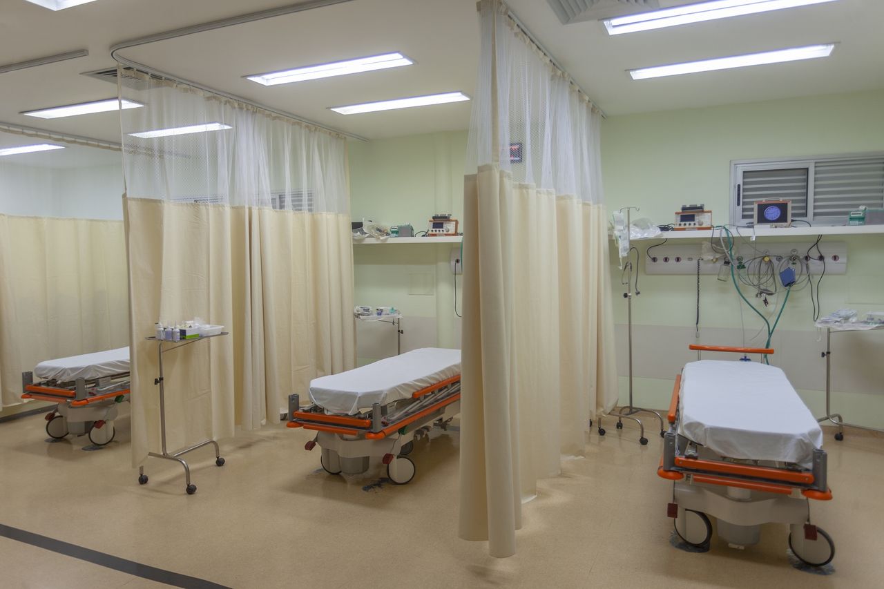 Leki są na liście, pieniędzy brak. Pacjenci utknęli w kolejce