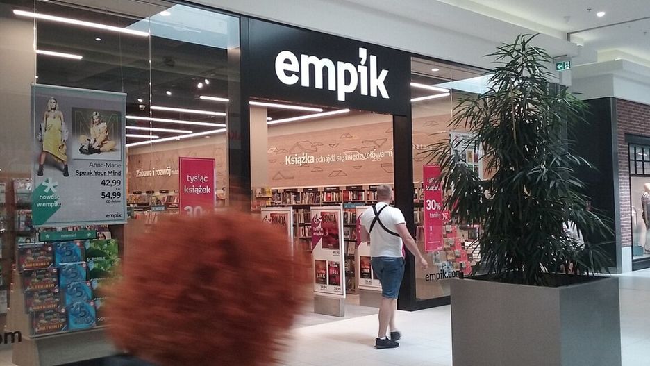 Fot. Warszawska róg Szerokiej w Tomaszowie Mazowieckim, w województwie łódzkim, CC0, via Wikimedia Commons