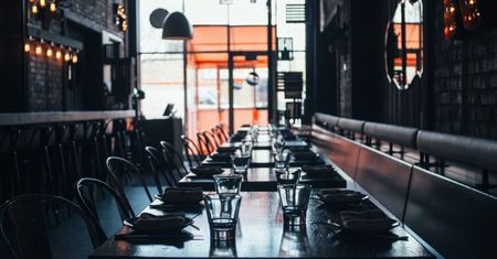 Branża pod permanentnym ostrzałem. Trwa najgorszy miesiąc dla gastronomii