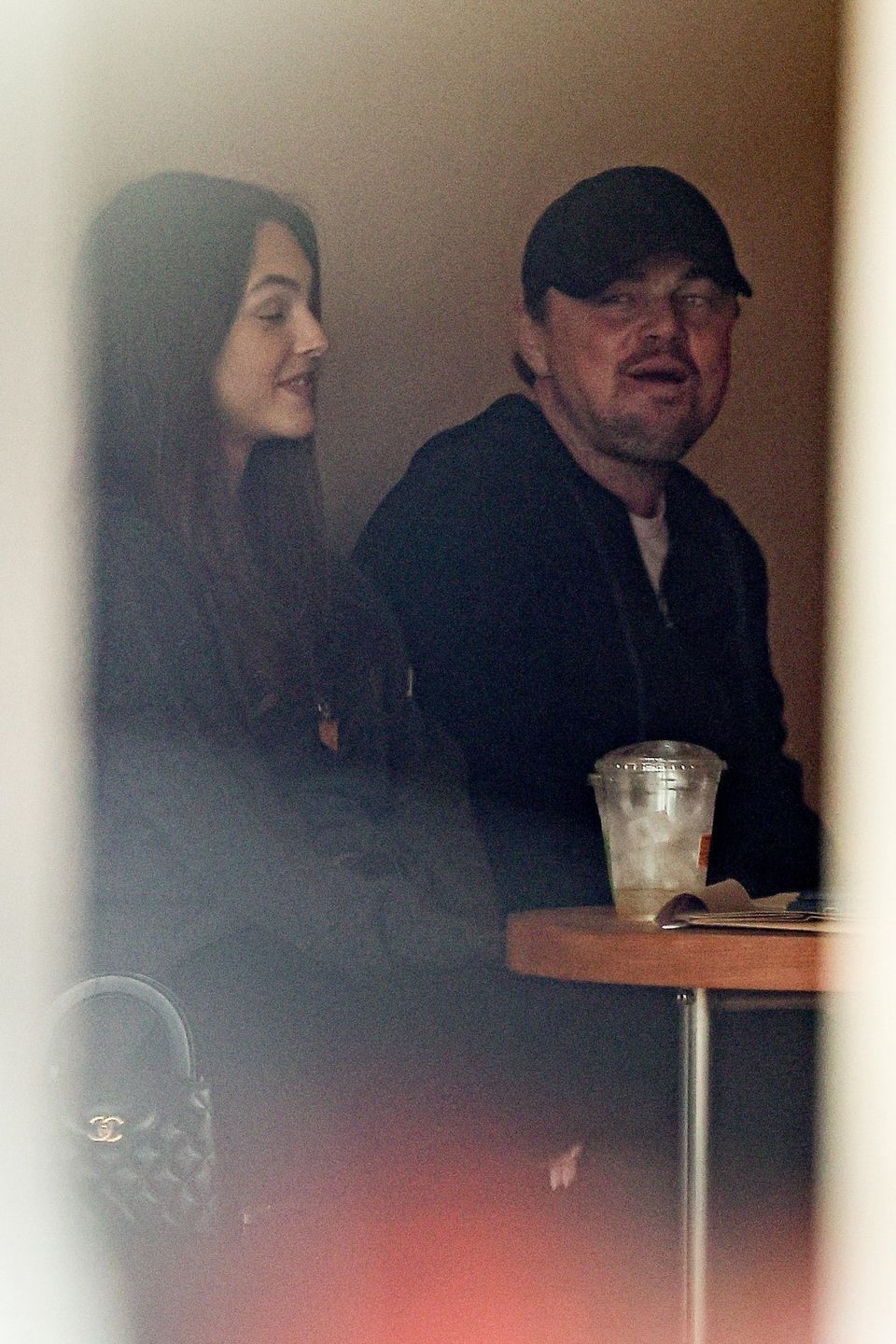 Leonardo DiCaprio i Vittoria Ceretti w galerii handlowej