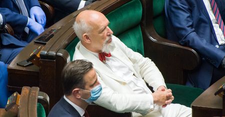 Makowski: "Politycy dają antyprzykład walki z koronawirusem" [OPINIA]