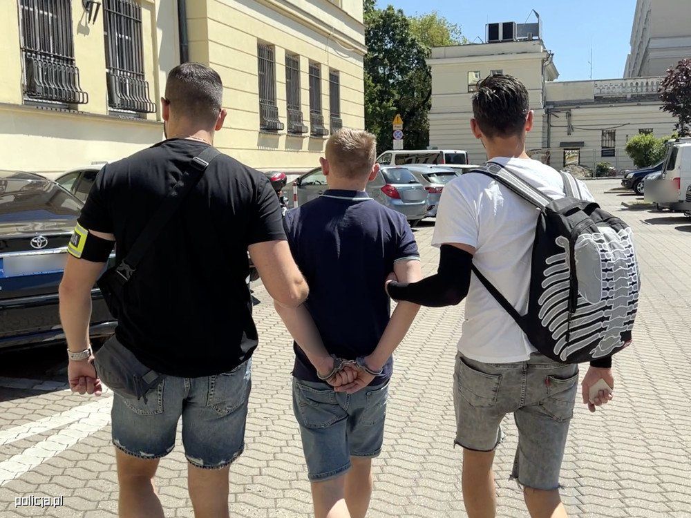Narkotykowy duet z Ursusa rozbity – 9 kilogramów zakazanych substancji w mieszkaniu