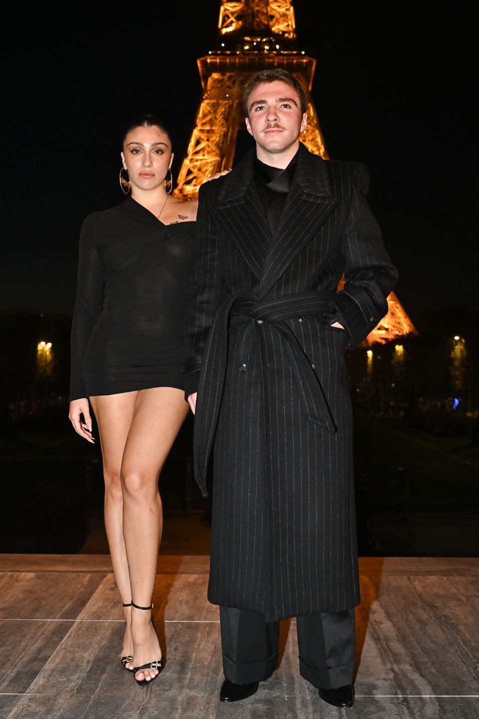 Biologiczne dzieci Madonny na Paryskim Tygodniu Mody