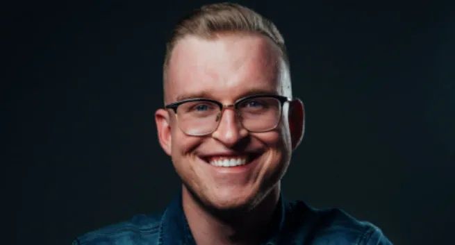 Michał Pietrzykowski po raz drugi żegna się z Grupą ZPR Media. Odchodzi też Arkadiusz Janus