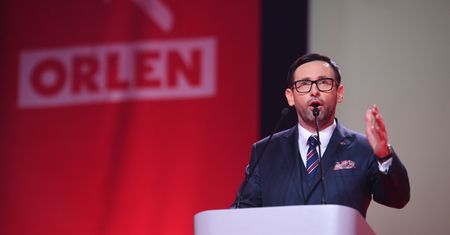 Obajtek: podtrzymuję zapowiedź obniżki cen paliw o 30 gr na litrze. "Nie przeskoczymy sytuacji na rynkach ropy"