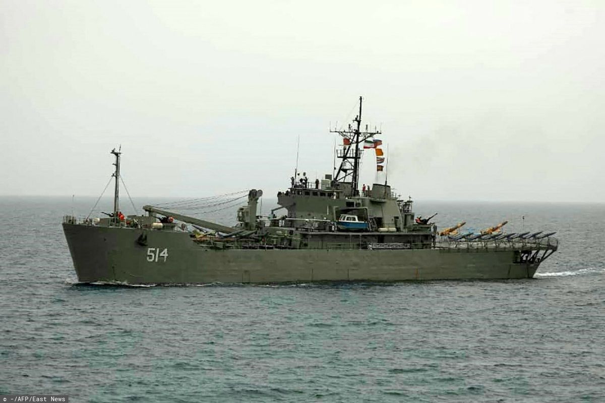 Irański okręt