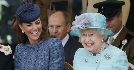 Relacje Kate Middleton i królowej Elżbiety. Ekspertka oceniła mową ciała księżnej