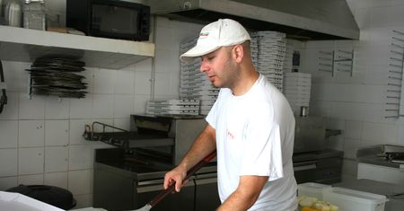 Obroty w gastronomii spadły o ok. 80-90 proc. Przetrwają firmy, które potrafią się dostosować