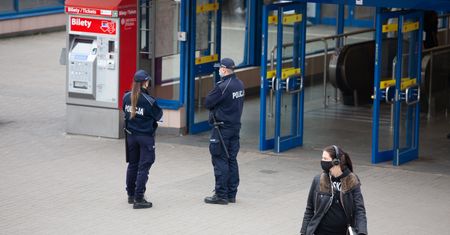 Zakaz noszenia przyłbic. Rząd podjął radykalną decyzję