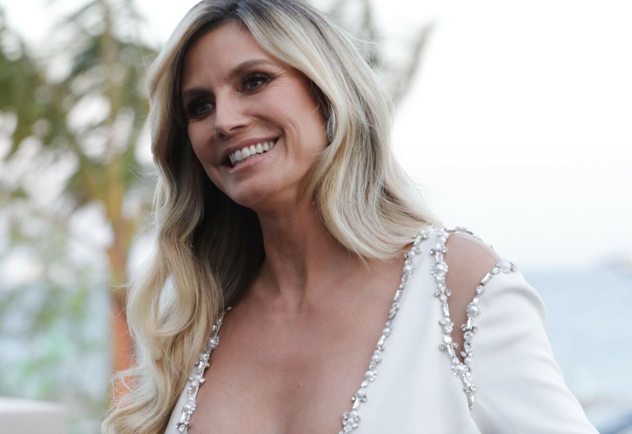 Heidi Klum's daring neckline misfire at charity gala in Cannes