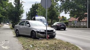 Kierująca skodą potrąciła 70-latkę na chodniku