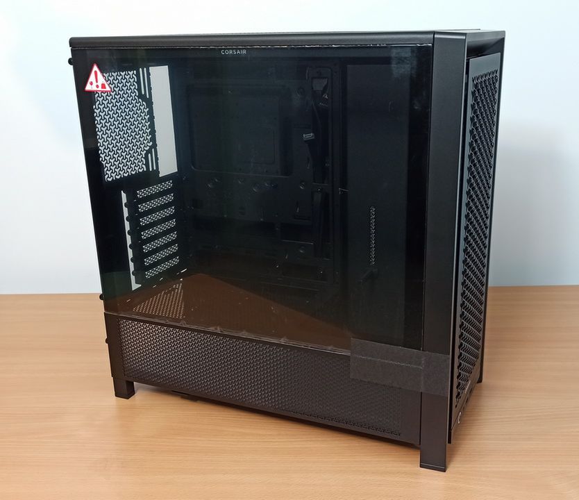 Corsair Frame 4000D w pełnej okazałości.