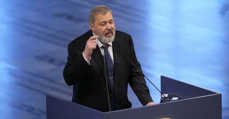 Rosyjski dziennikarz sprzedaje swoją Nagrodę Nobla. Dochód chce przekazać uchodźcom z Ukrainy