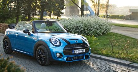 Mini Cabrio Cooper S nie ma sensu, ale to nie powstrzyma mnie przed polecaniem go każdemu