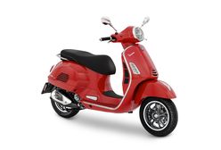 Odświeżona Vespa GTS debiutuje w czterech wersjach i 14 kolorach