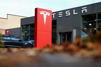 Tesla stawia na Niemcy. Baterie zamiast półproduktów