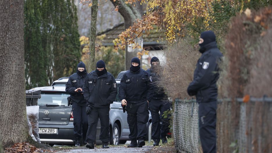 Policyjna akcja, przeprowadzona 7 grudnia w Berlinie i wielu innych miastach, miała na celu zatrzymanie uczestników domniemanego zamachu stanu