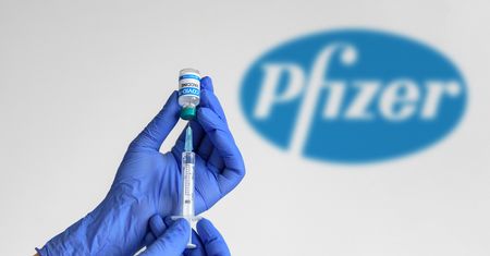 1,8 miliarda kolejnych szczepionek Pfizera trafi do Europy