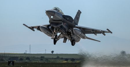 Chwile grozy w Tajlandii. Poderwano dwa myśliwce F-16