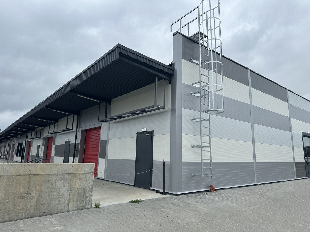 Grudziądz: Jest szansa, że w nowej hali targowej nareszcie ruszy handel. Od miesięcy stoi pusta