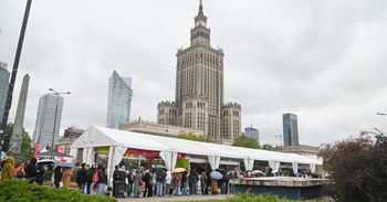 Międzynarodowe Targi Książki w Warszawie. Aura nie zraziła czytelników