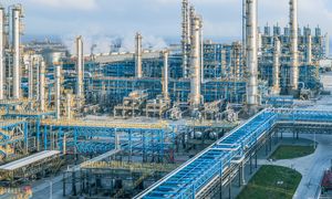 "Kontynuujcie tę grę". Iran grozi atakami na instalacje naftowe