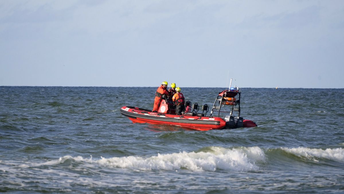Poszukiwania zaginionego 7-latka
Fot. Aliaksandr Valodzin/East News, Lubiatowo, 26.07.2025. Poszukiwania 7-letniego chlopca, ktory zaginal w rejonie wejscia na plaze nr 44.
Aliaksandr Valodzin