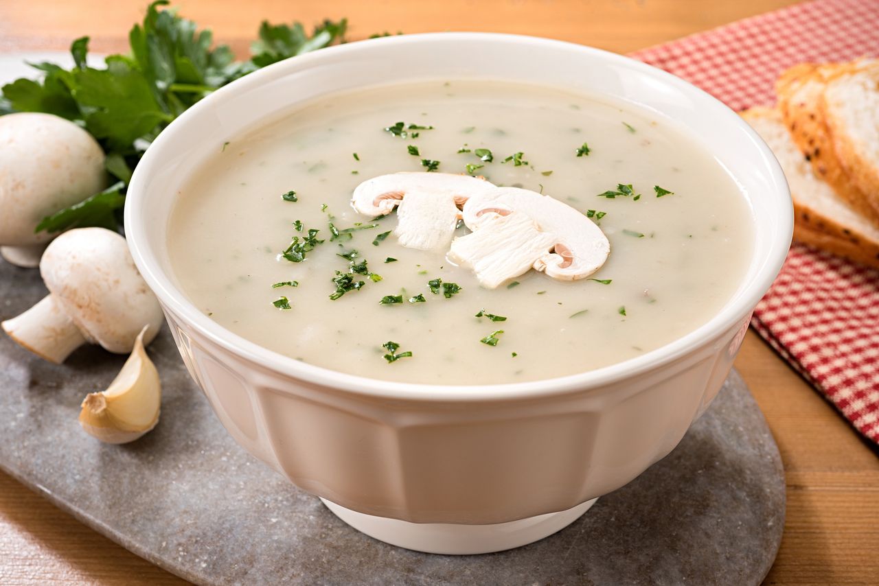 Jak zrobić zupę pieczarkową? Prosty przepis na aromatyczny obiad