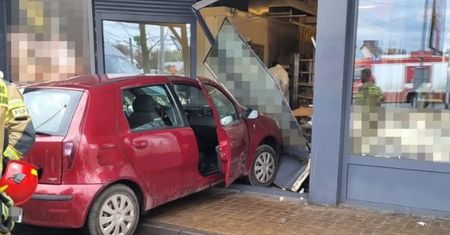 Pechowy tłusty czwartek. 87-latek staranował cukiernię